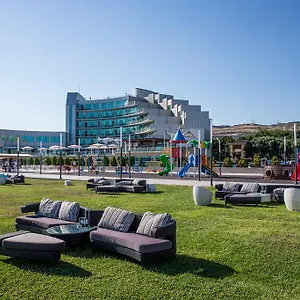 Ramada By Wyndham Otel